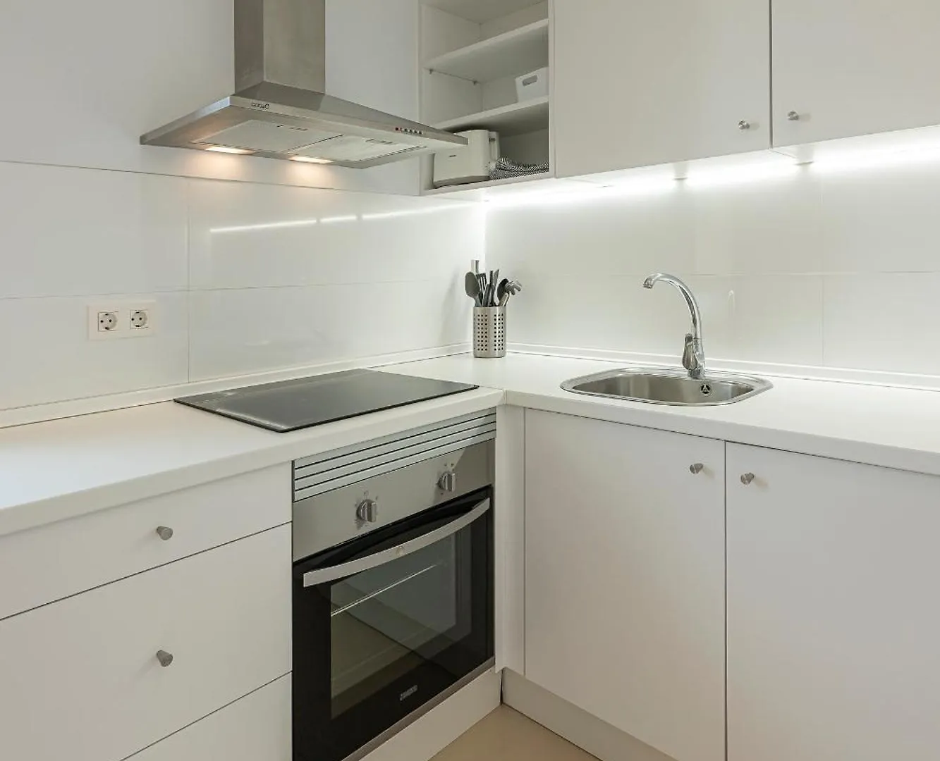 Bright Apartment Close To The Sea Μαρμπέλλα