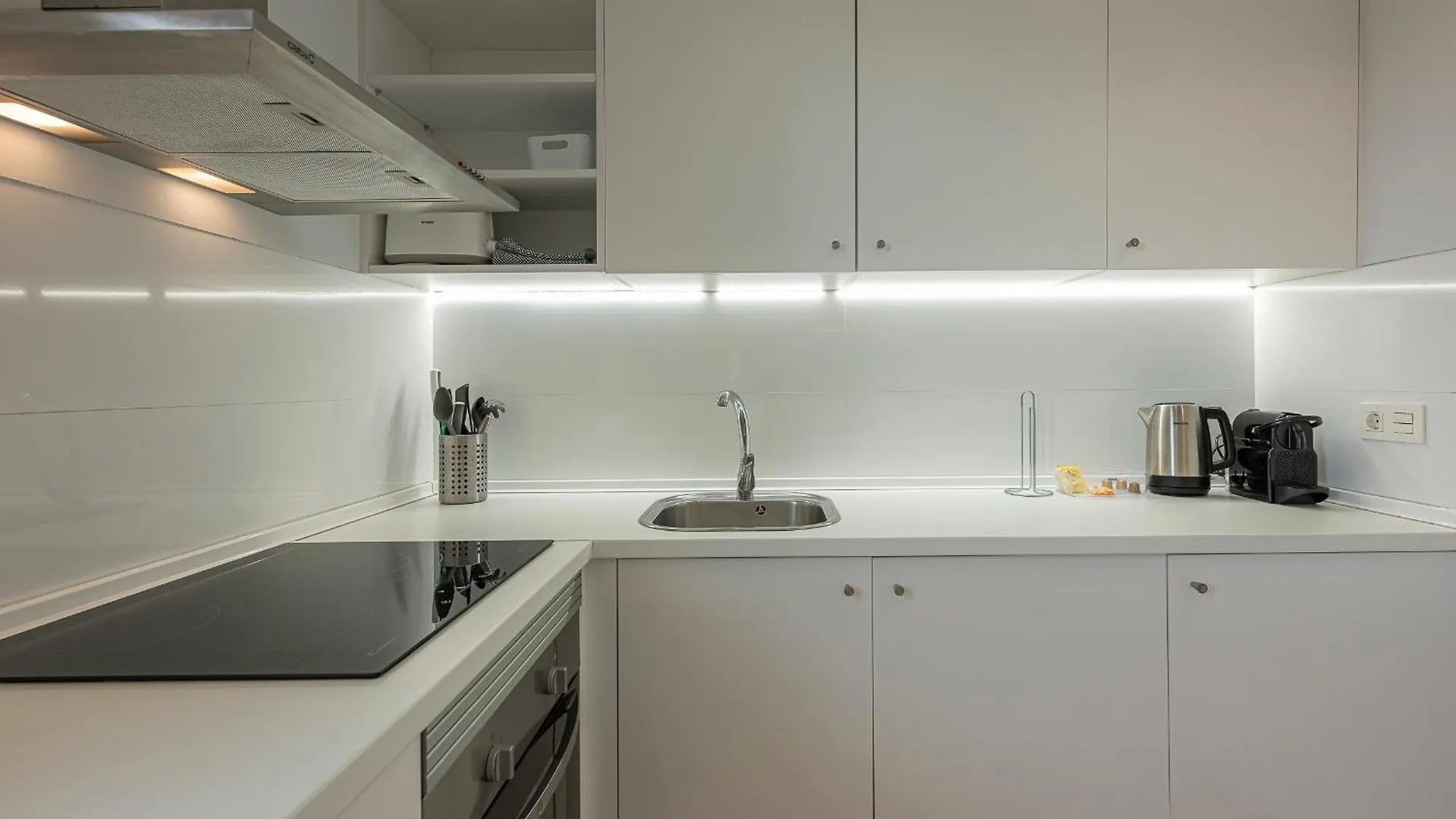 Bright Apartment Close To The Sea Μαρμπέλλα