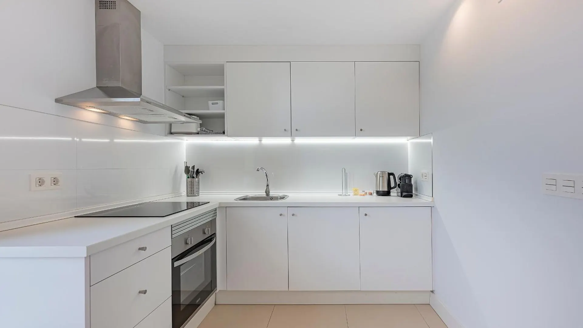 Bright Apartment Close To The Sea Marbella Spain